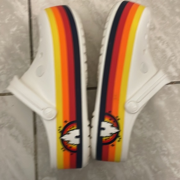 Traded Disney Retro Crocs - Picture 7 of 16